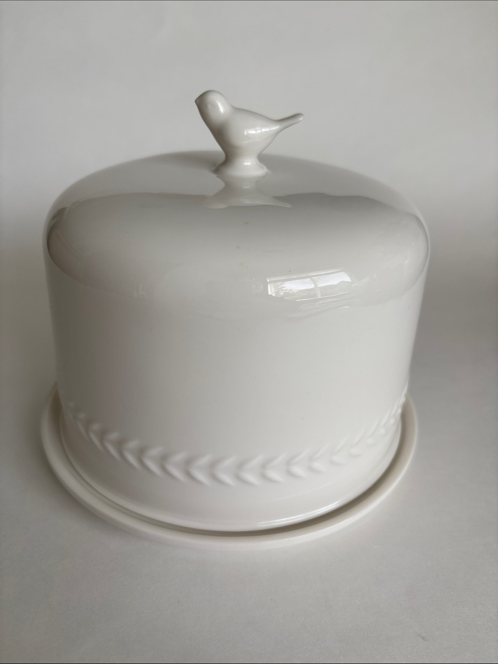 Martha Stewart Collection White Cake Dome With Plate Bird Handle